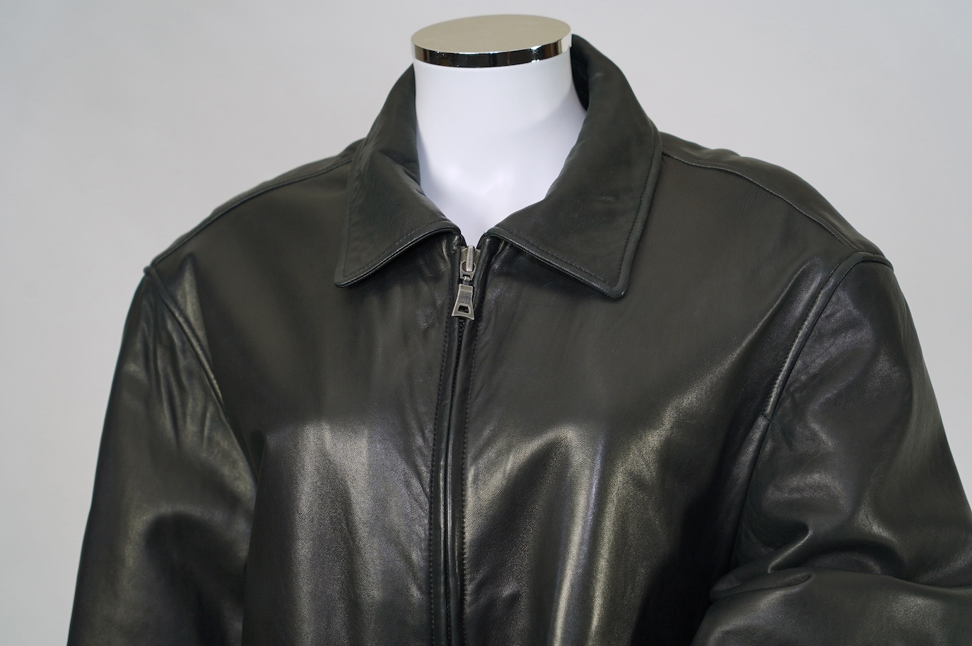 A gentleman's Hugo Boss black leather jacket